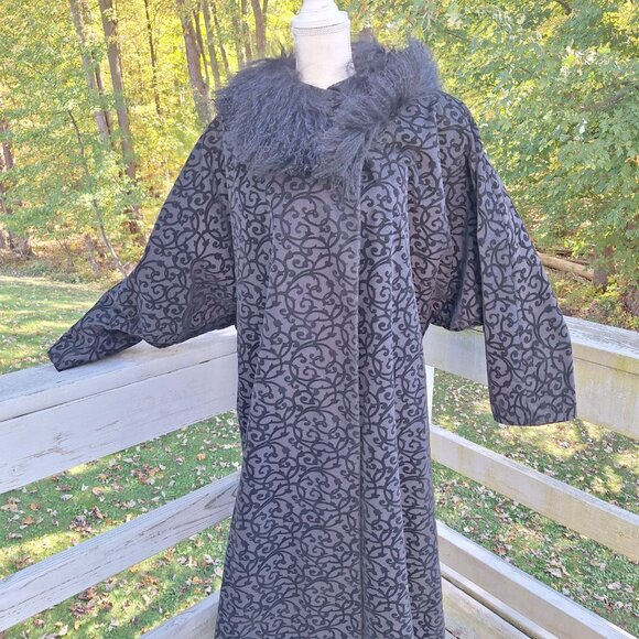 Vintage Coat Black on Black with Scrolling Velvet accent and bat sleeve Plus siz - Picture 2 of 11